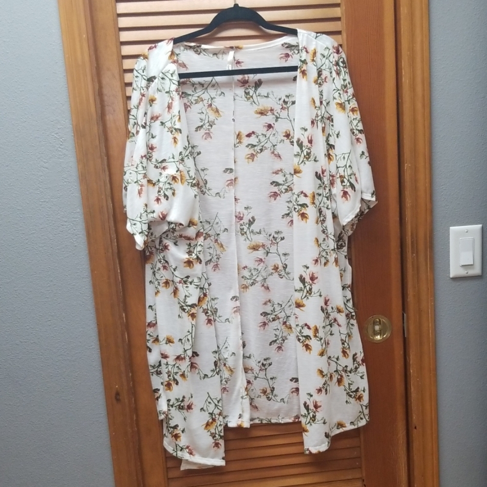 Floral Plus size Tunic Cardigan